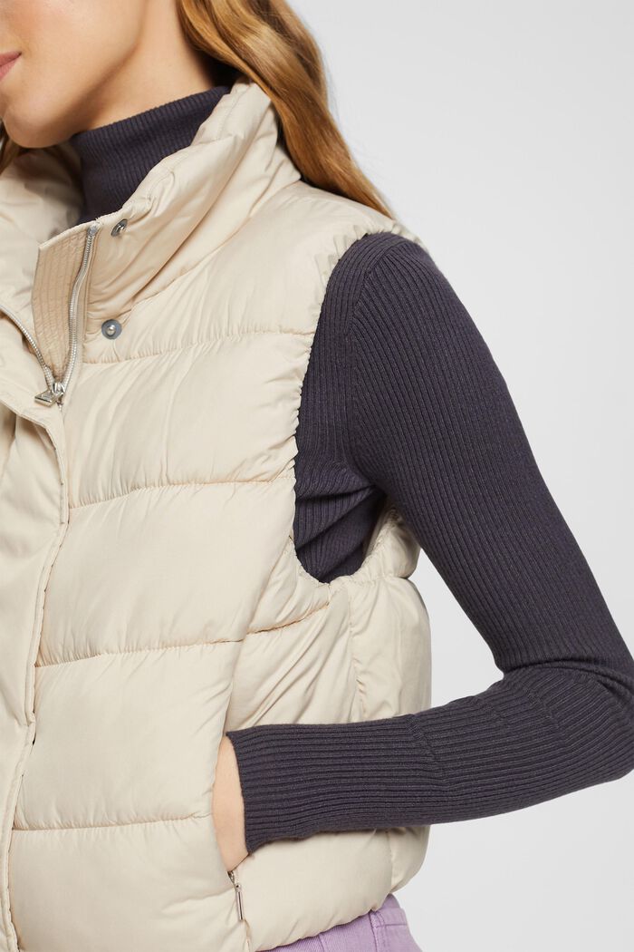 Cropped quiltet bodywarmer, LIGHT TAUPE, detail image number 2