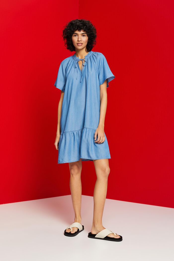 Chambray-kjole m. bindebånd og flæsekant, TENCEL™, BLUE MEDIUM WASHED, detail image number 4