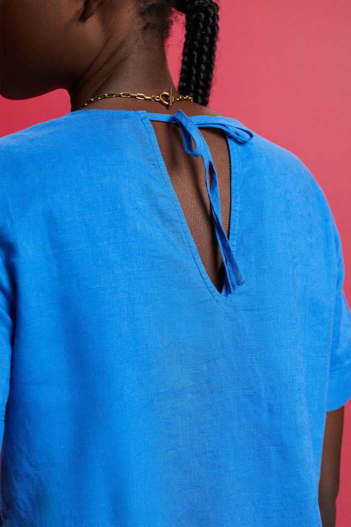 Bluse med nøglehulsdetalje, BRIGHT BLUE, detail image number 2