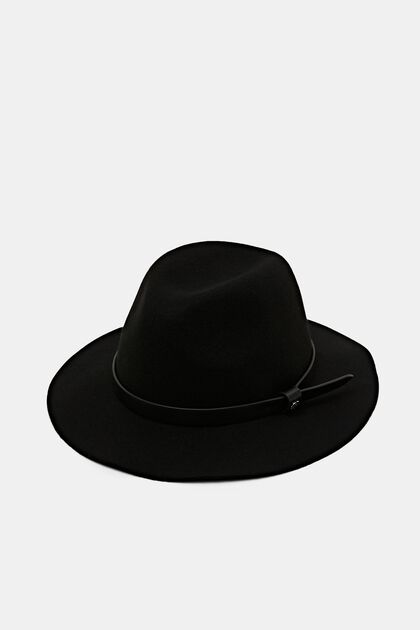 Fedora hat i filt med bånd i kunstlæder