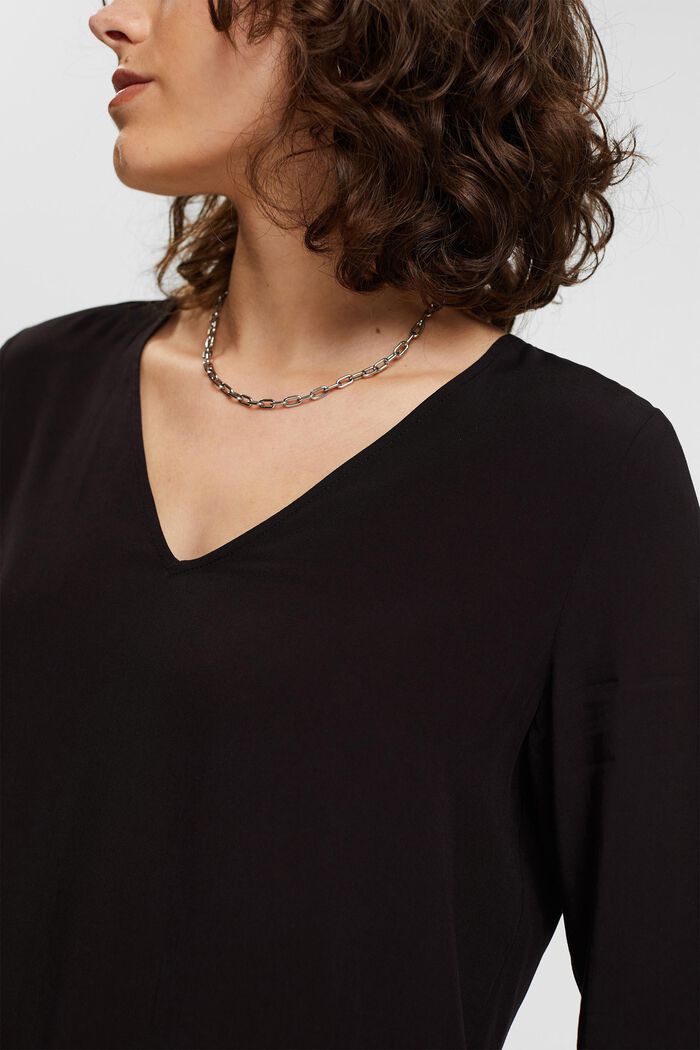 Bluse med V-hals, LENZING™ ECOVERO™, BLACK, detail image number 2