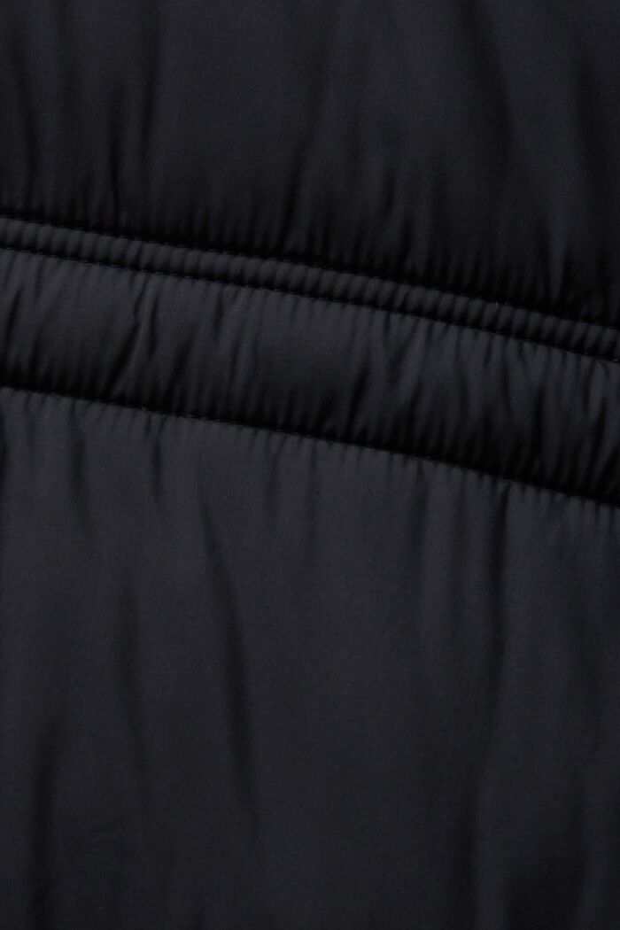 Af genanvendte materialer: Quiltet frakke med hætte, BLACK, detail image number 4