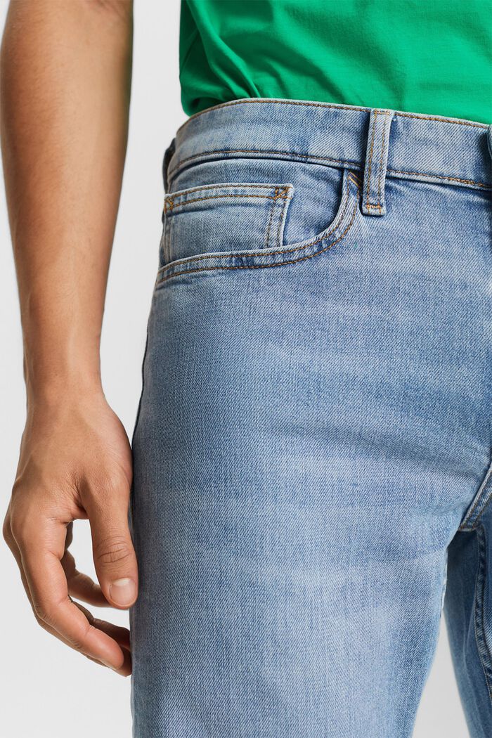 Smalle jeans med mellemhøj talje og koniske ben, BLUE LIGHT WASHED, detail image number 4
