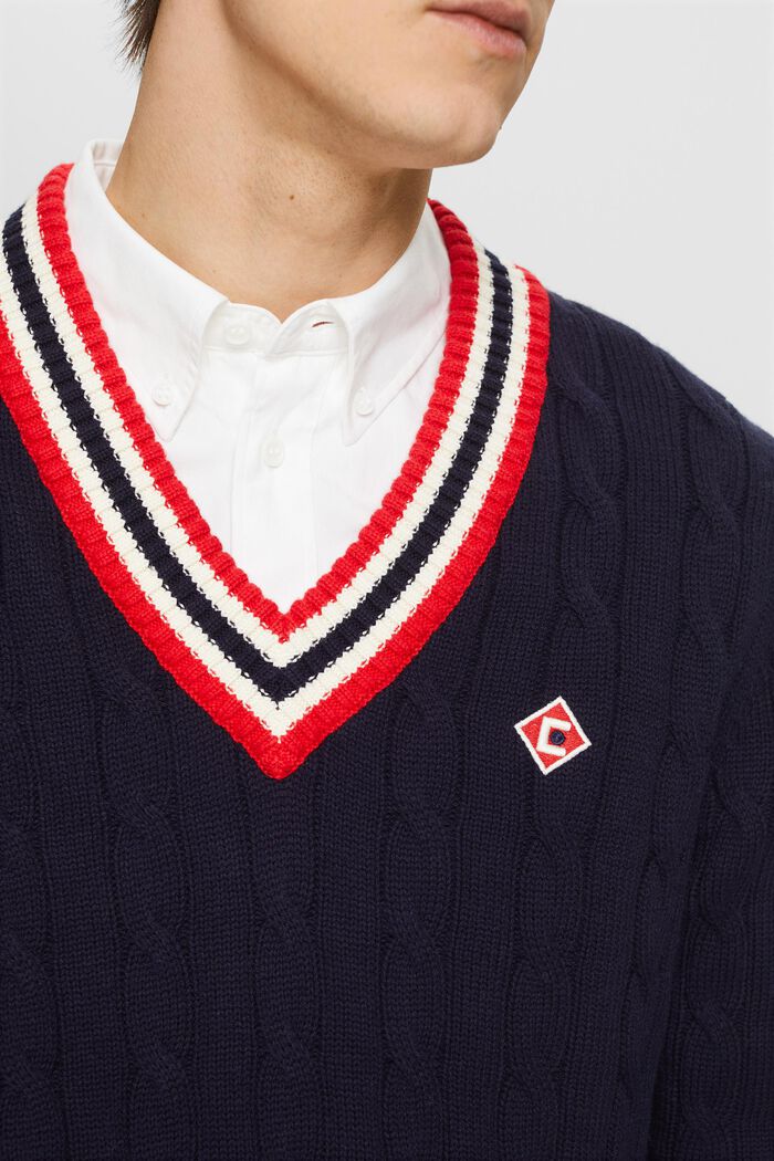 Kabelstrikket sweater med V-hals, NAVY, detail image number 2