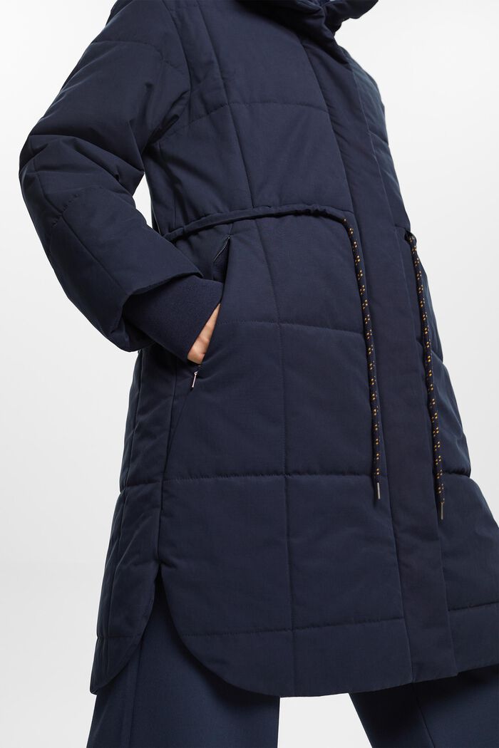 Genanvendt: Quiltet frakke med inderside i fleece, NAVY, detail image number 0