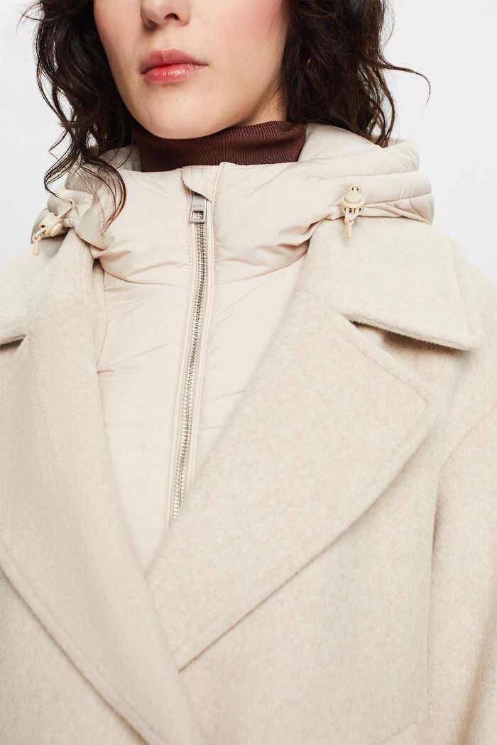 Polstret frakke i uldmiks med aftagelig hætte, ICE, detail image number 2