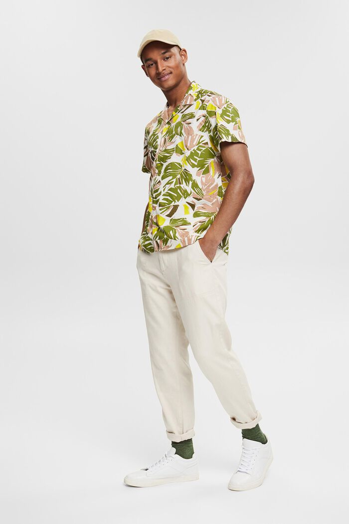 Skjorte med tropisk bladprint