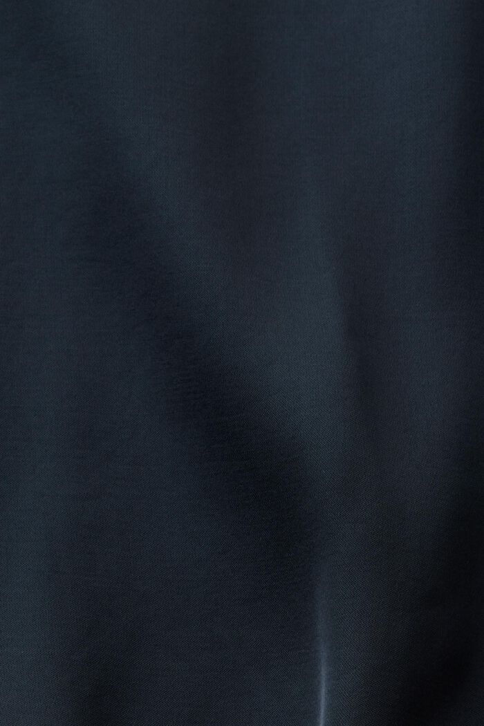 Satinbluse med reverskrave, LENZING™ ECOVERO™, PETROL BLUE, detail image number 4