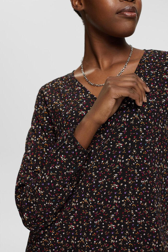 Blomstret bluse med V-hals, LENZING™ ECOVERO™, BLACK, detail image number 2