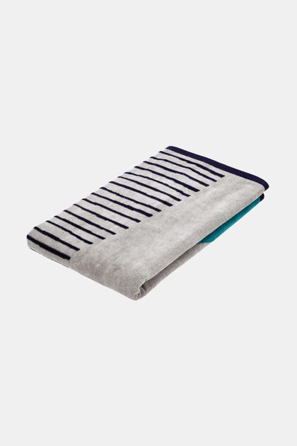 Strandhåndklæde i et stribet design
