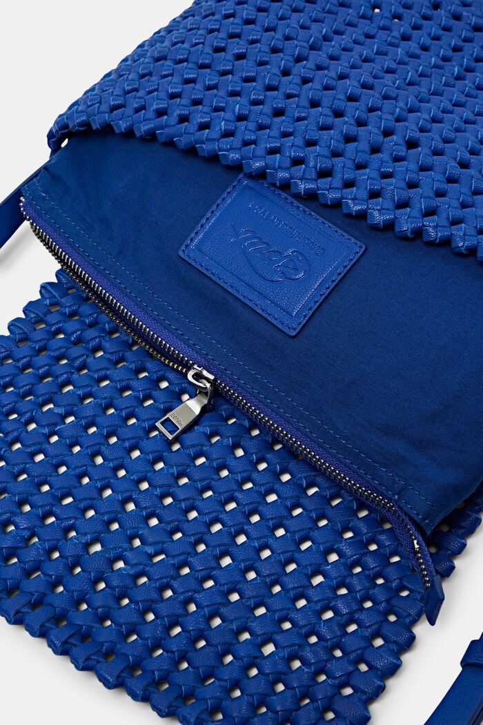Skuldertaske i læder med overslag, BRIGHT BLUE, detail image number 3