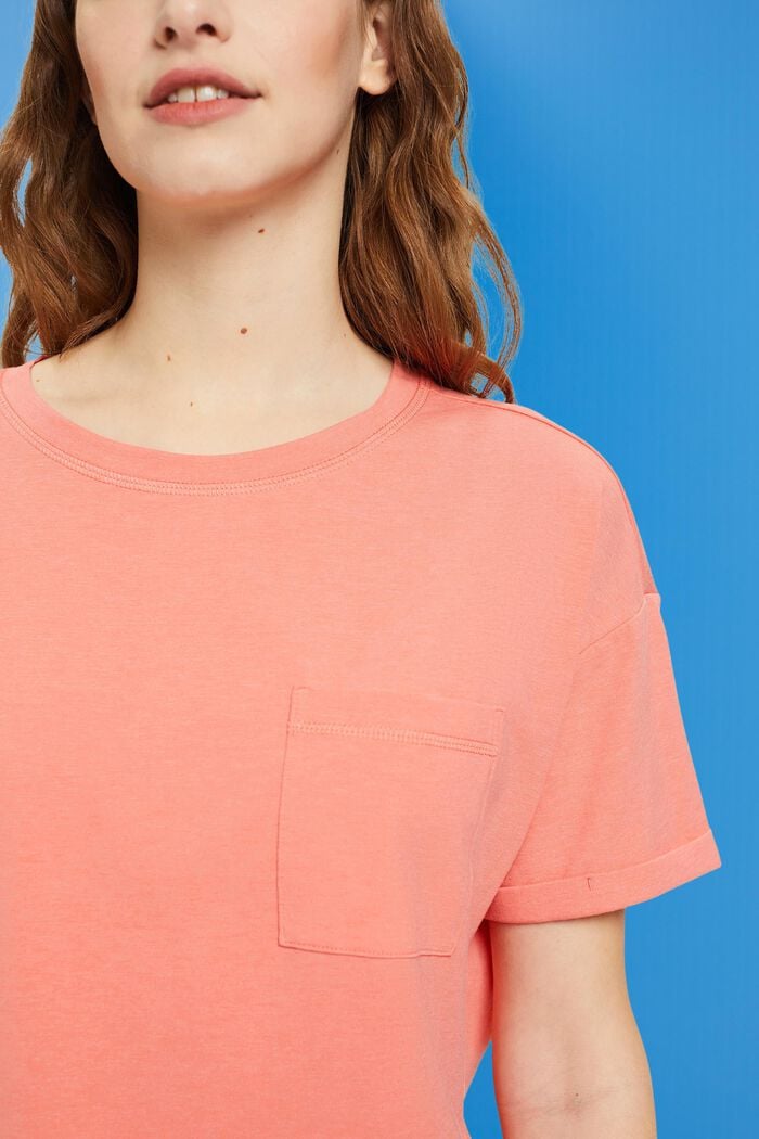 T-shirt med brystlomme, i bomuldsblanding, CORAL, detail image number 2