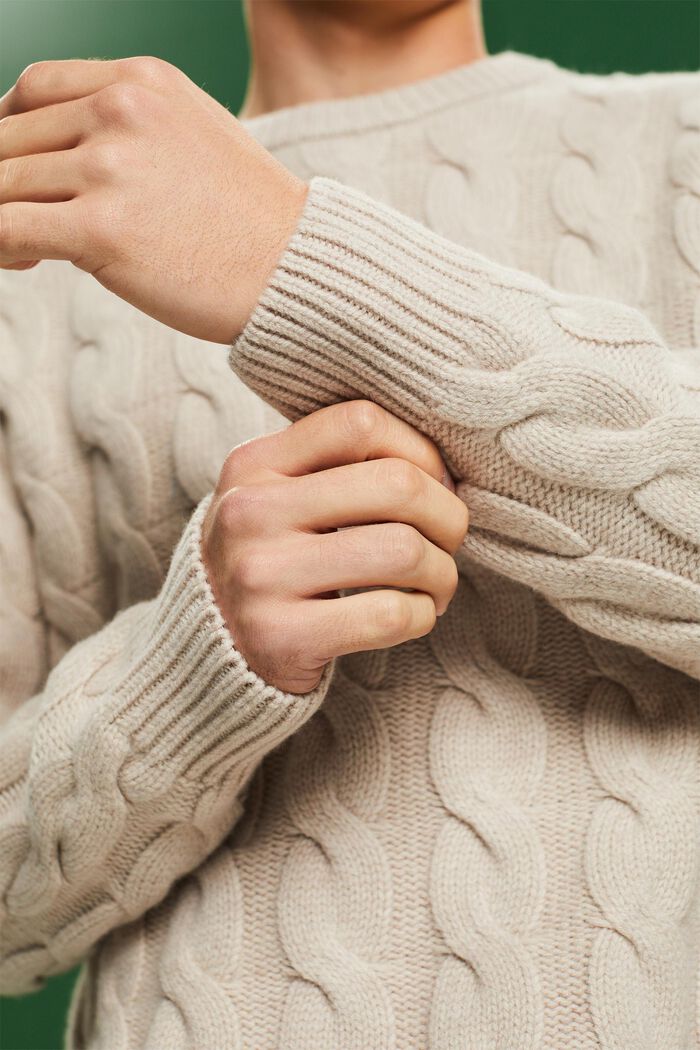 Kabelstrikket sweater i uld, LIGHT TAUPE, detail image number 2