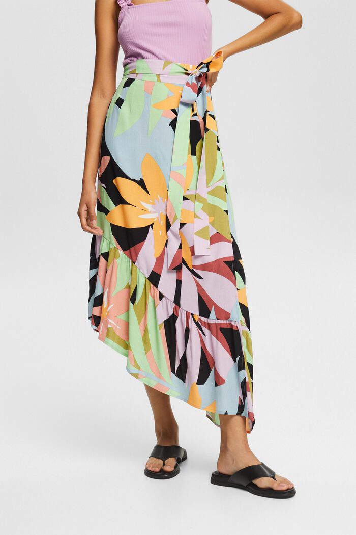 Slå om-nederdel med farverigt mønster