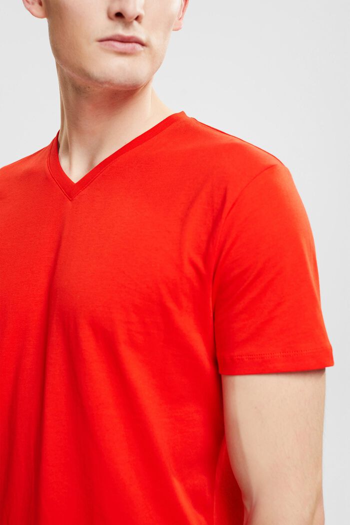 T-shirt i bæredygtig bomuld med V-hals, RED, detail image number 0