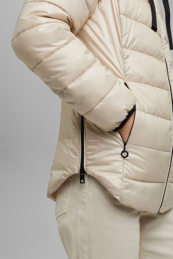 Genanvendte materialer: quiltet jakke med aftagelig hætte, CREAM BEIGE, detail image number 5